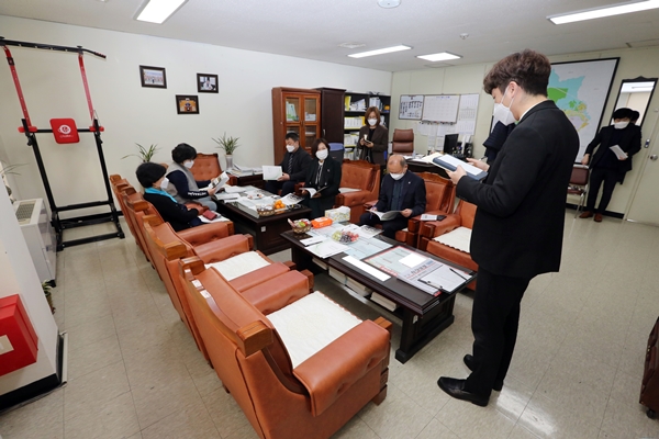 간행물편집위원회 회의
