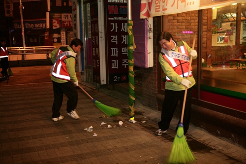 안양시의원 미화원 변신
