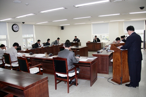 의회운영위원회 제1차 회의