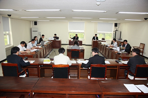 의회운영위원회 제1차 회의