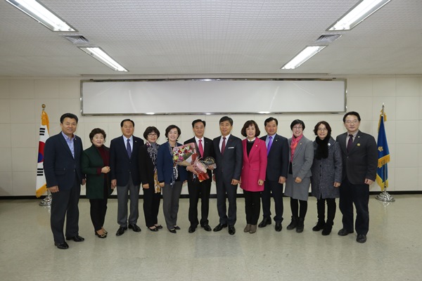 동안구청장 공로패 수여 
